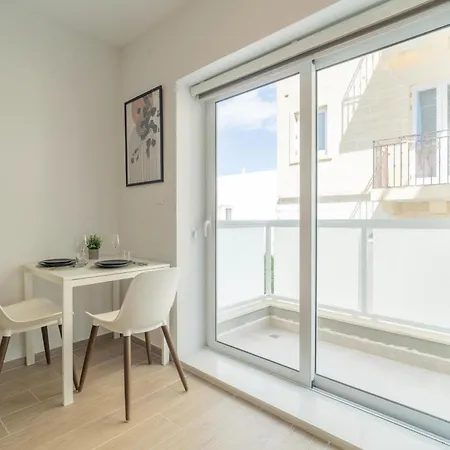 Apartament A Lovely 1br Fully Equipped With Wifi And Ac In St Julians St. Julian's